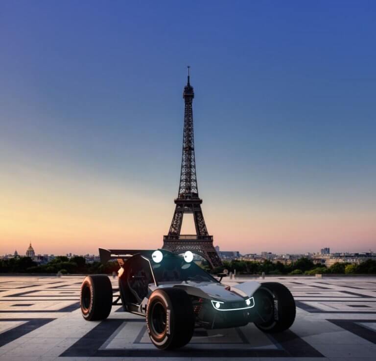 maquette d'un buggy sous la tour eiffel